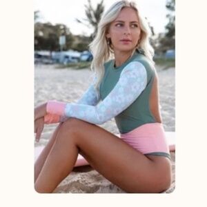 Long Sleever Rash Guard in Large